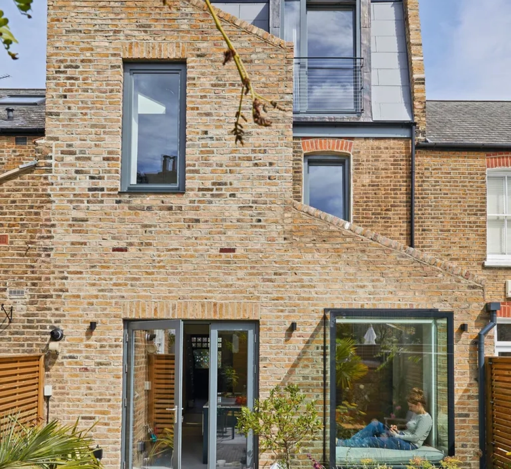5.LONDON AWARD WINNING BUILDERS